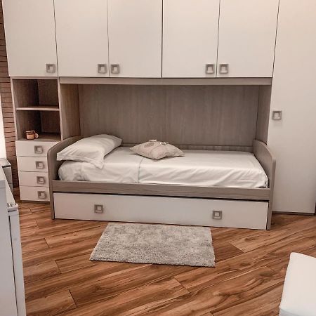 B&B Ma'Delina Сетимо Миланезе Екстериор снимка