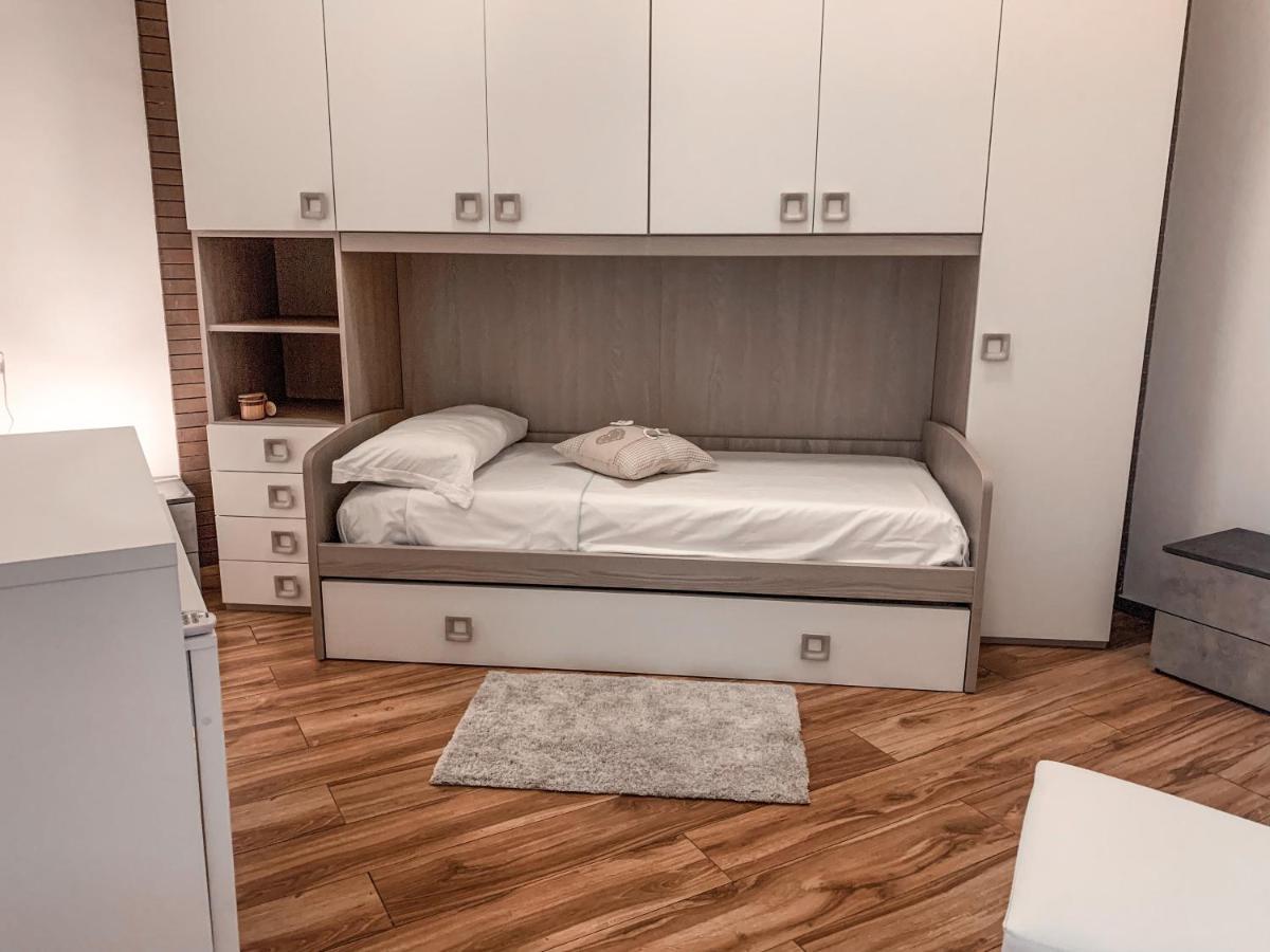B&B Ma'Delina Сетимо Миланезе Екстериор снимка